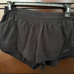 Lululemon Hotty Hot Low Rise 2.5 Short